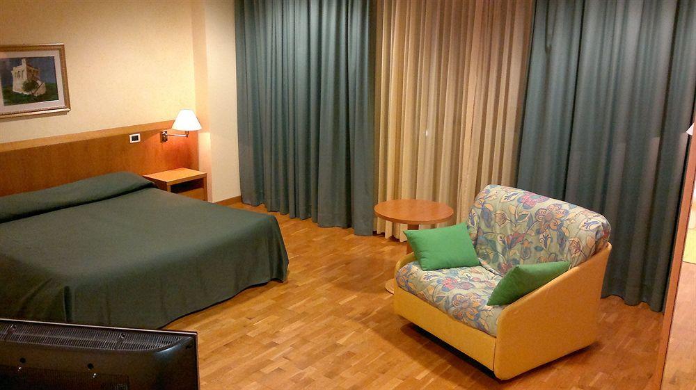 Tursport Aparthotel Таранто Екстериор снимка